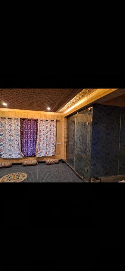 Hotel Poshwan Gulmarg Exterior photo